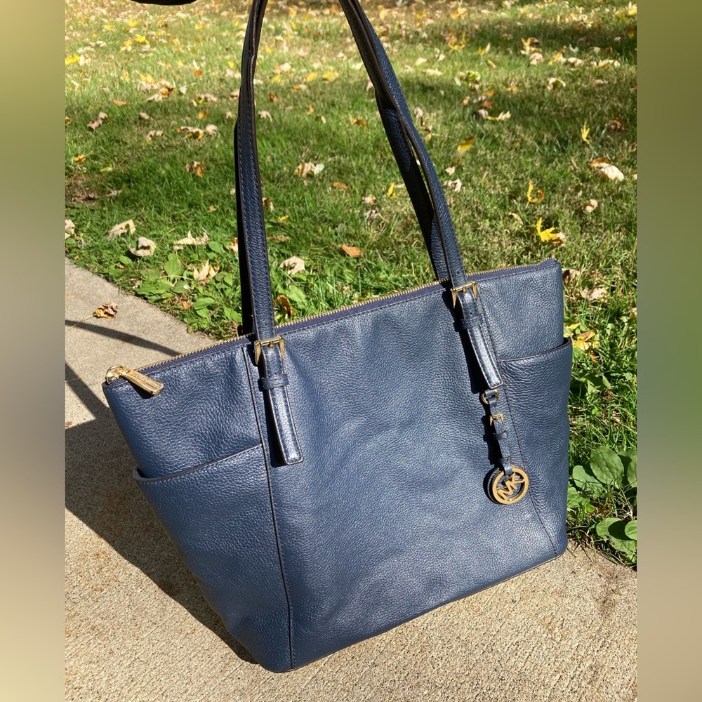 Michael Kors Blue Soft Pebbled Leather Jet Set Large Zipper Top Tote Bag Purse